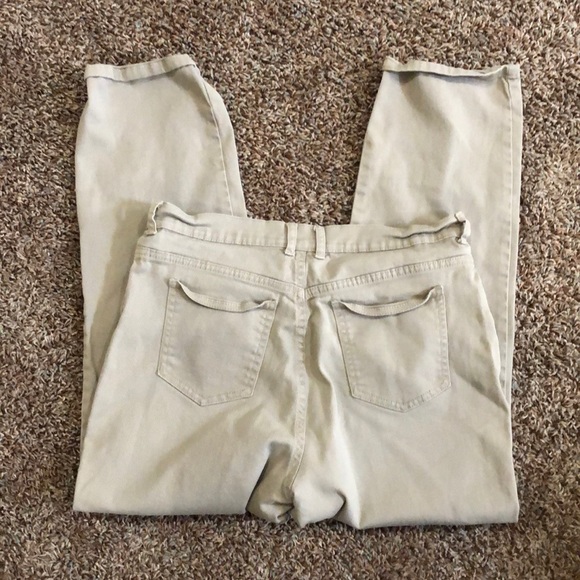Women’s 14 short, beige jeans Basic Editions - Picture 2 of 4